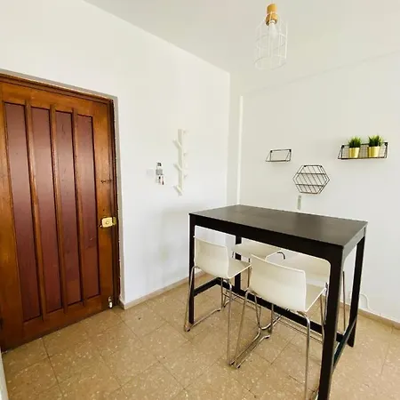 아파트 Simple One Bedroom Flat In Engomi