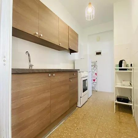 Simple One Bedroom Flat In Engomi