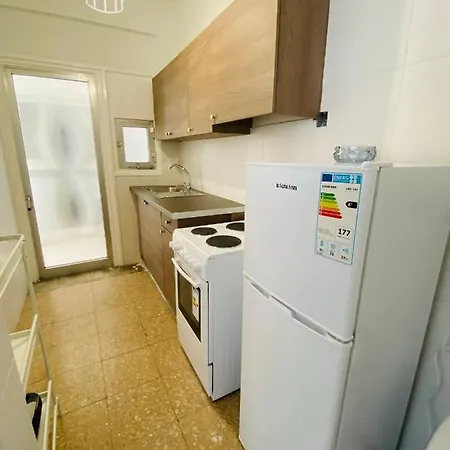 Lägenhet Simple One Bedroom Flat In Engomi