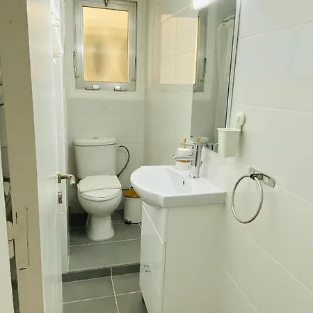 Simple One Bedroom Flat In Engomi