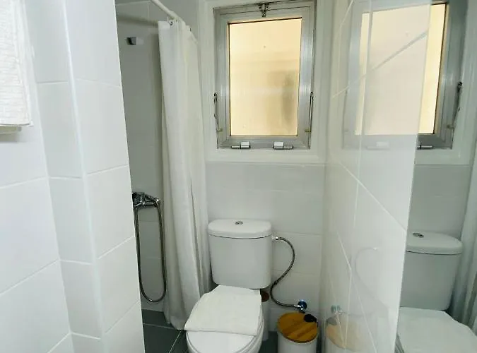 Simple One Bedroom Flat In * Engomi