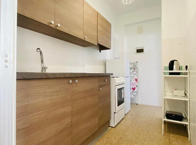 Simple One Bedroom Flat In Engomi